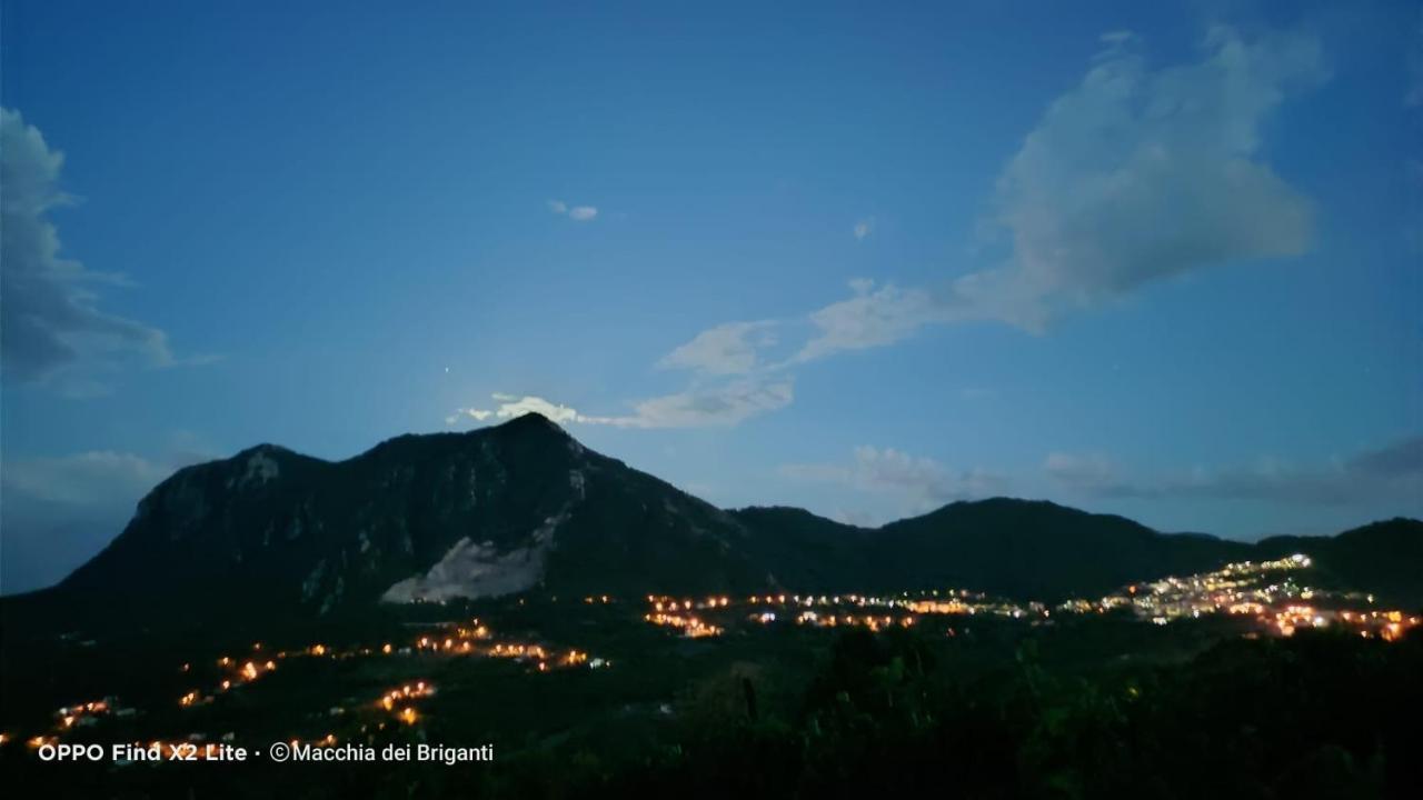 Agriturismo Macchia Dei Briganti - B&B Montefalcione Dış mekan fotoğraf